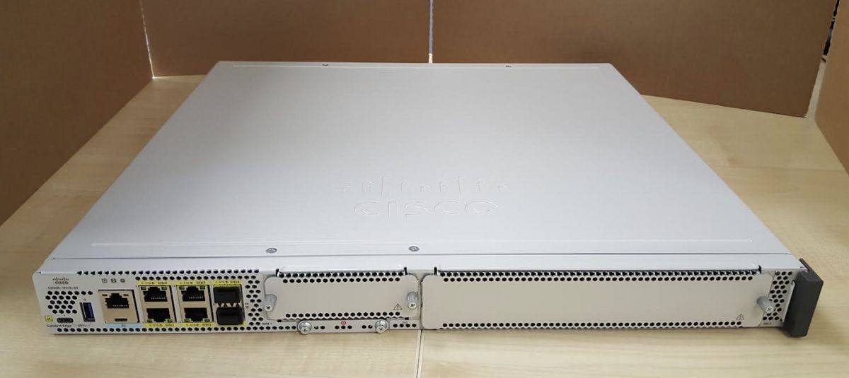 C8300-1N1S-6T